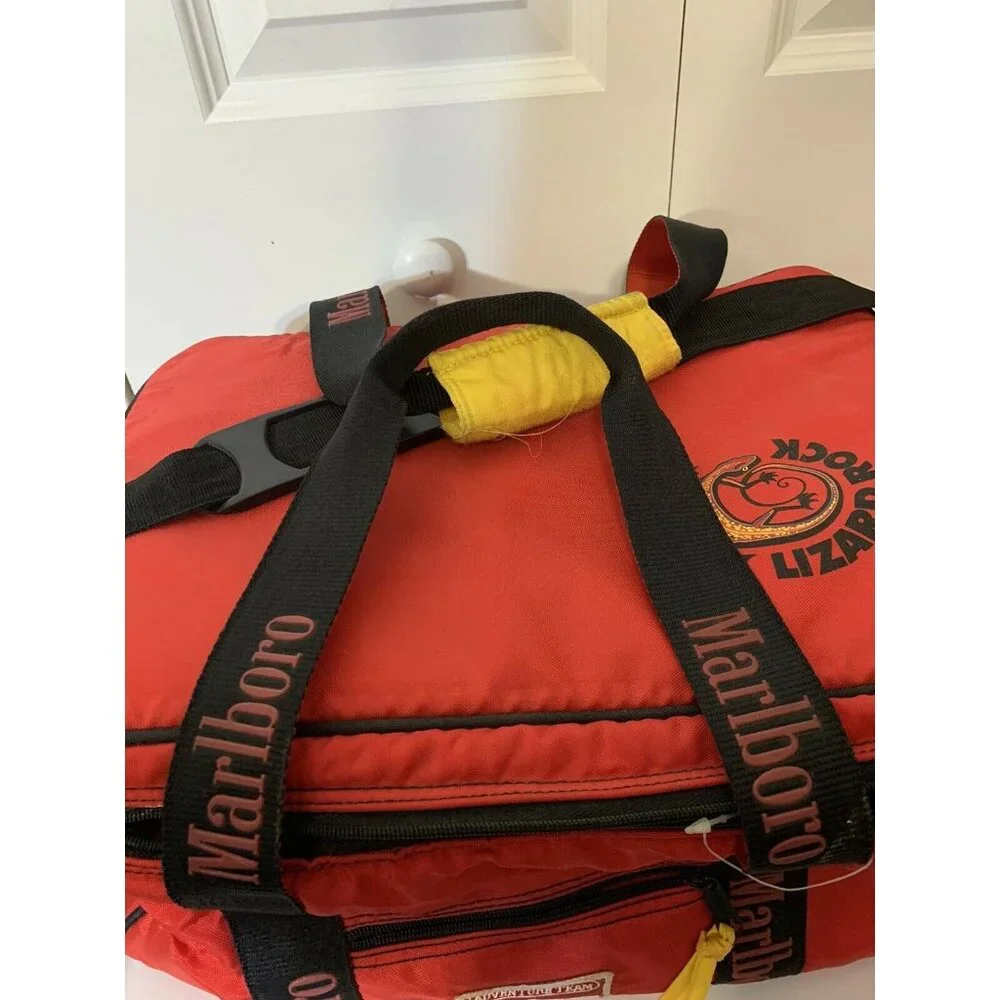 VTG Marlboro ADVENTURE‎ TEAM LIZARD ROCK Red LARGE Bag Cooler